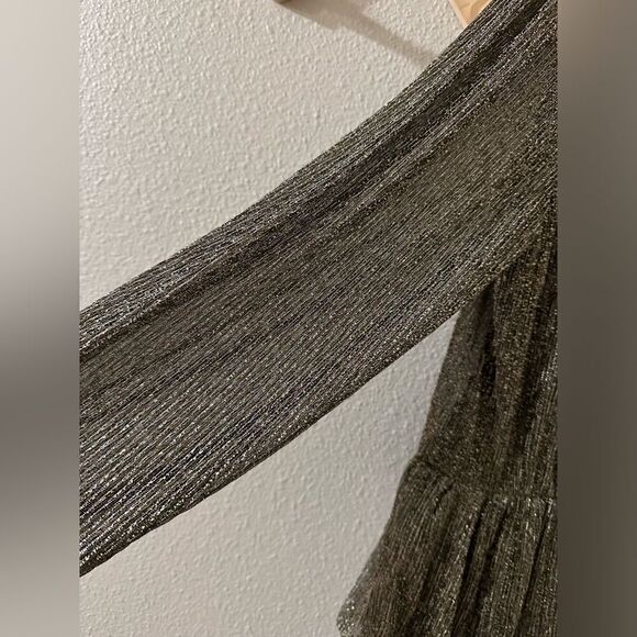 Hayden Girls Gold Foiled Pleated Puff Sleeve Tiered Dress NWT Sz L - Picture 4 of 10